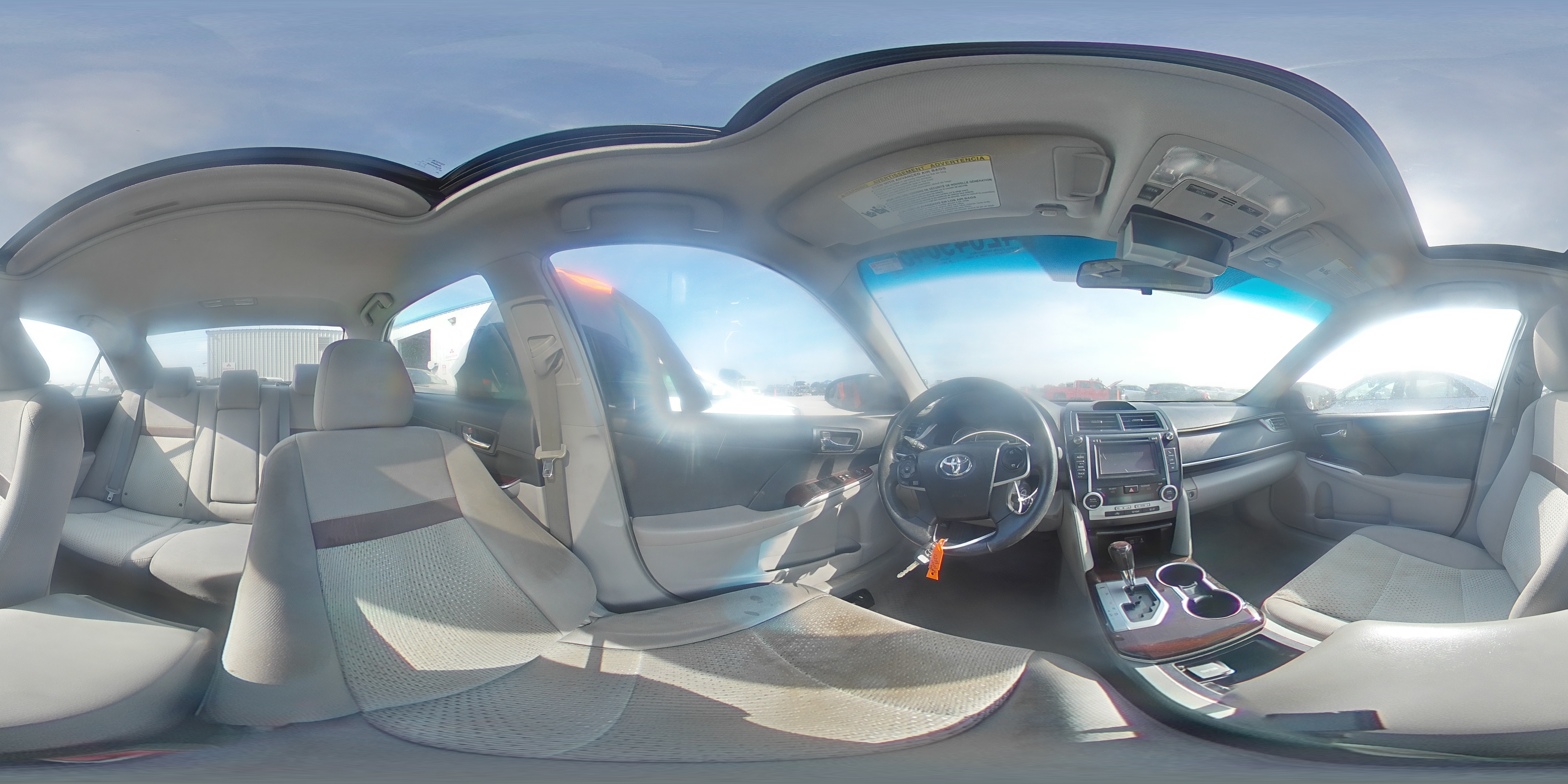 2014 Toyota Camry - Image 14