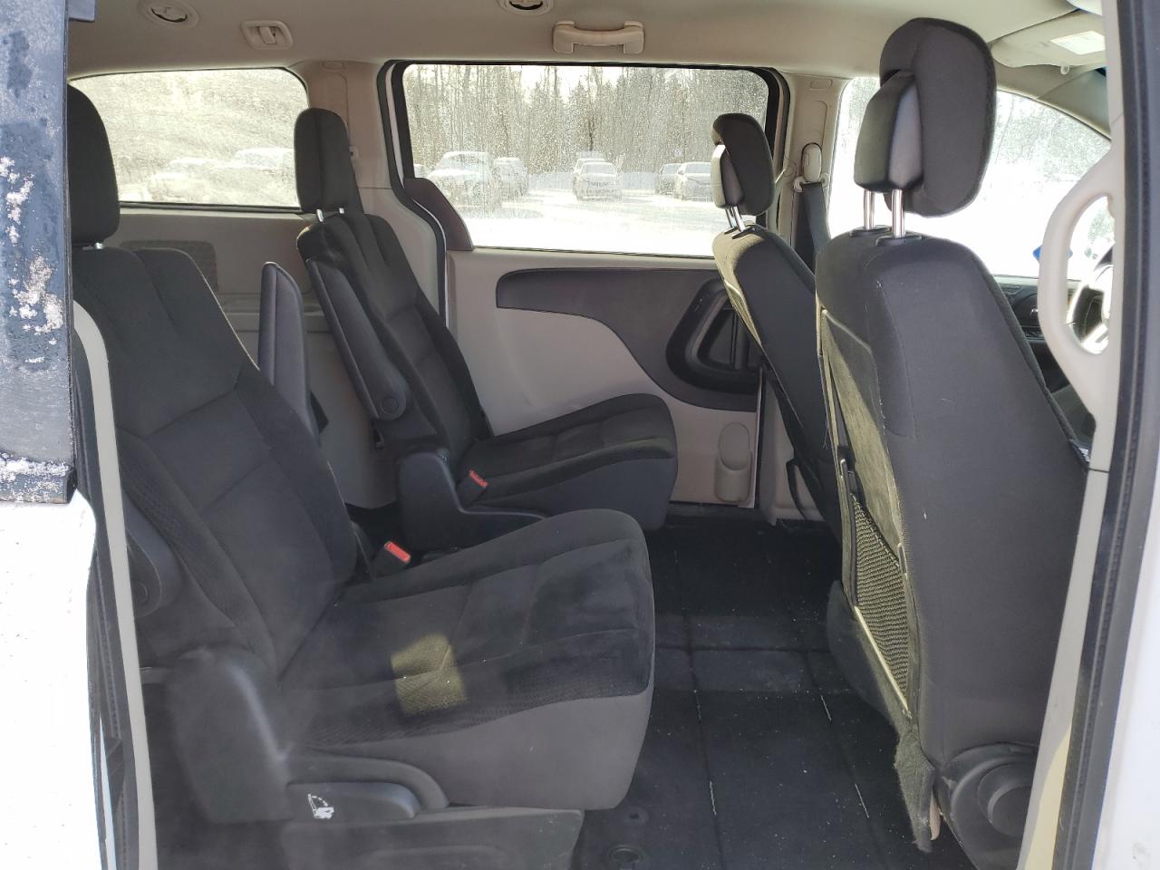 2017 Dodge Caravan - Image 11