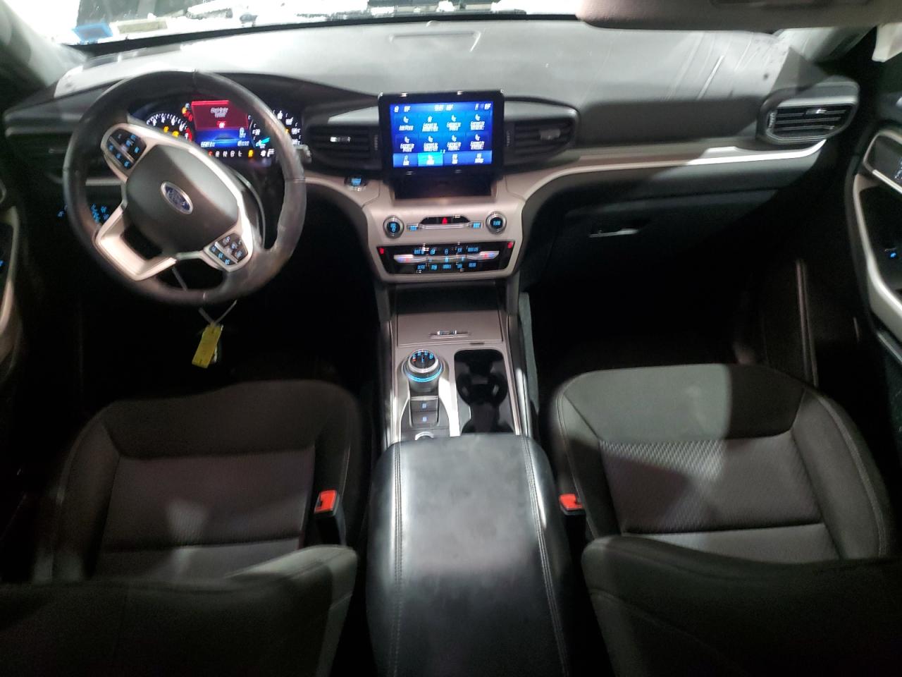 2023 Ford Explorer - Image 8