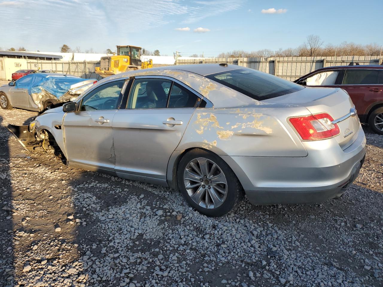 2010 Ford Taurus - Image 2