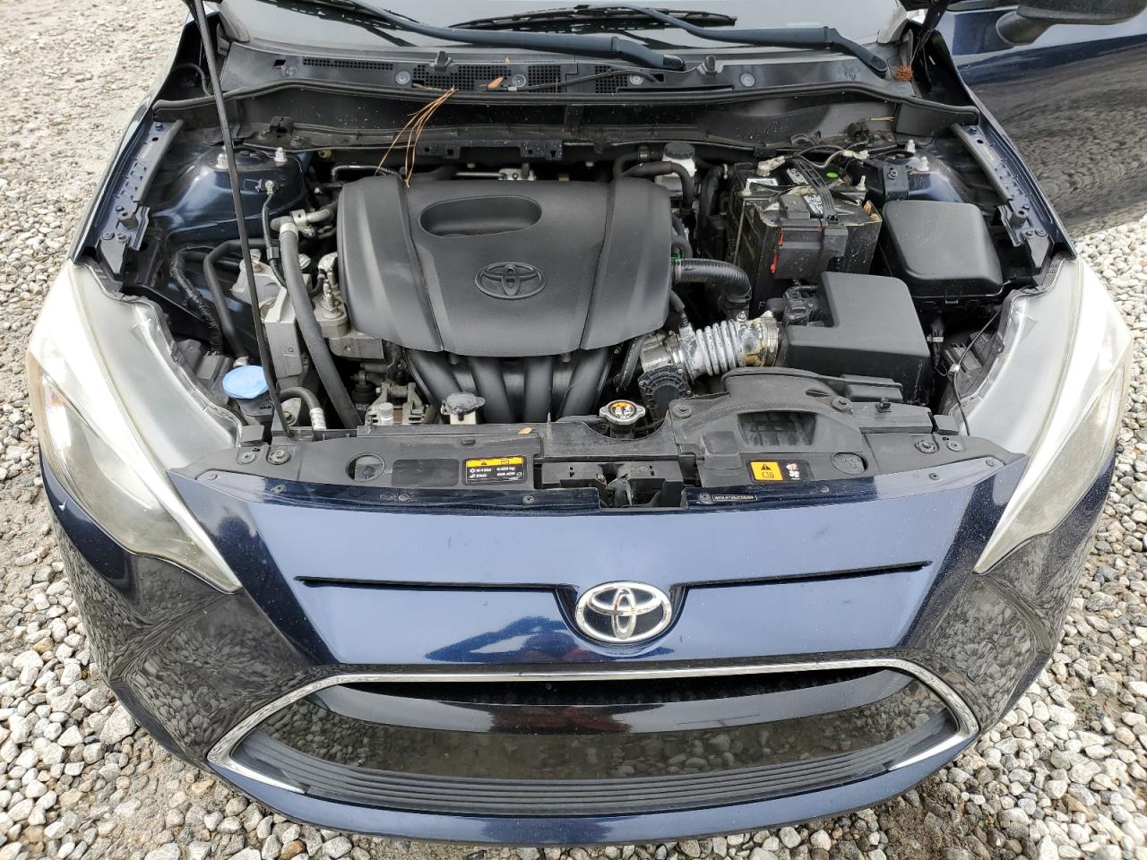 2018 Toyota Yaris - Image 11