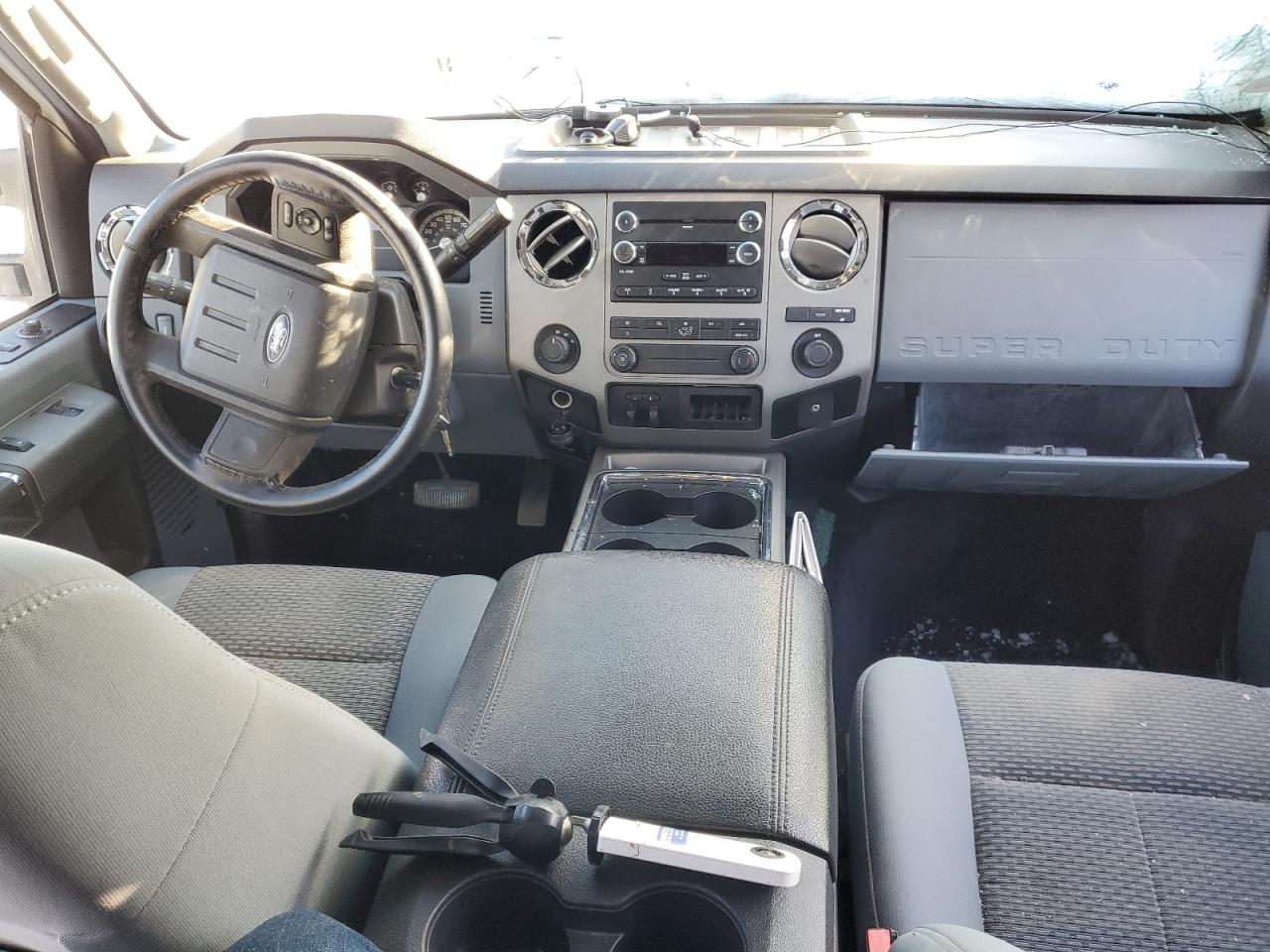 2011 Ford F350 - Image 8
