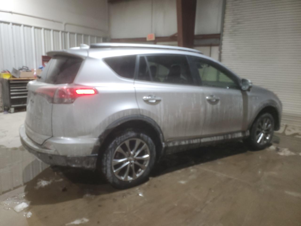 2017 Toyota RAV 4 - Image 3