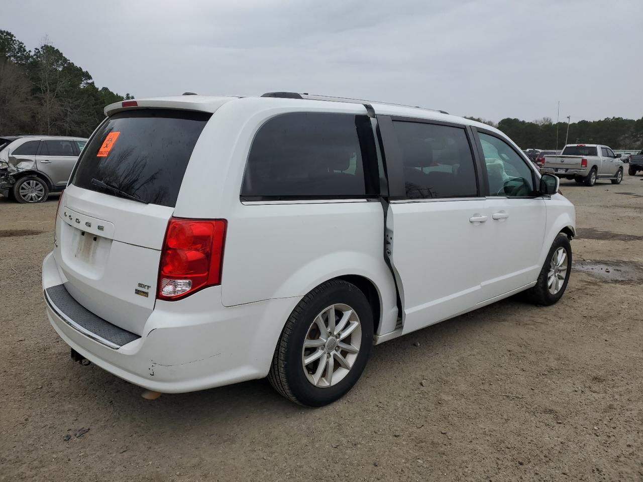 2019 Dodge Caravan - Image 3