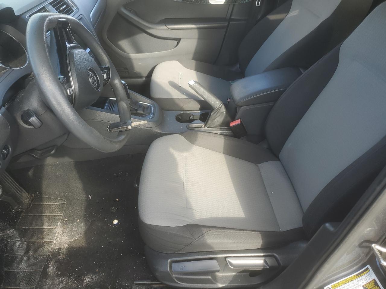 2018 Volkswagen Jetta - Image 7