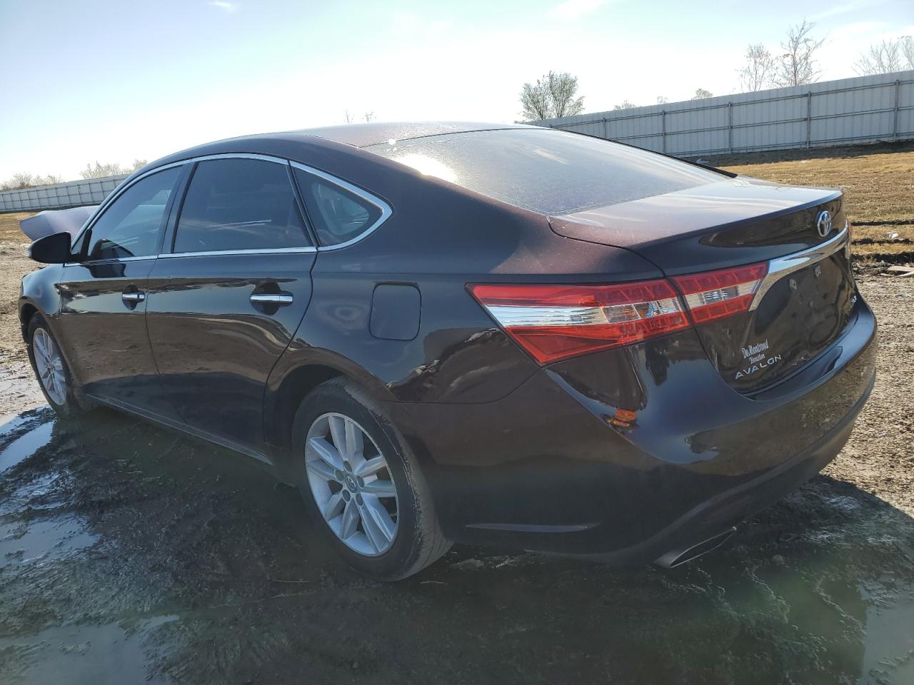 2014 Toyota Avalon - Image 2
