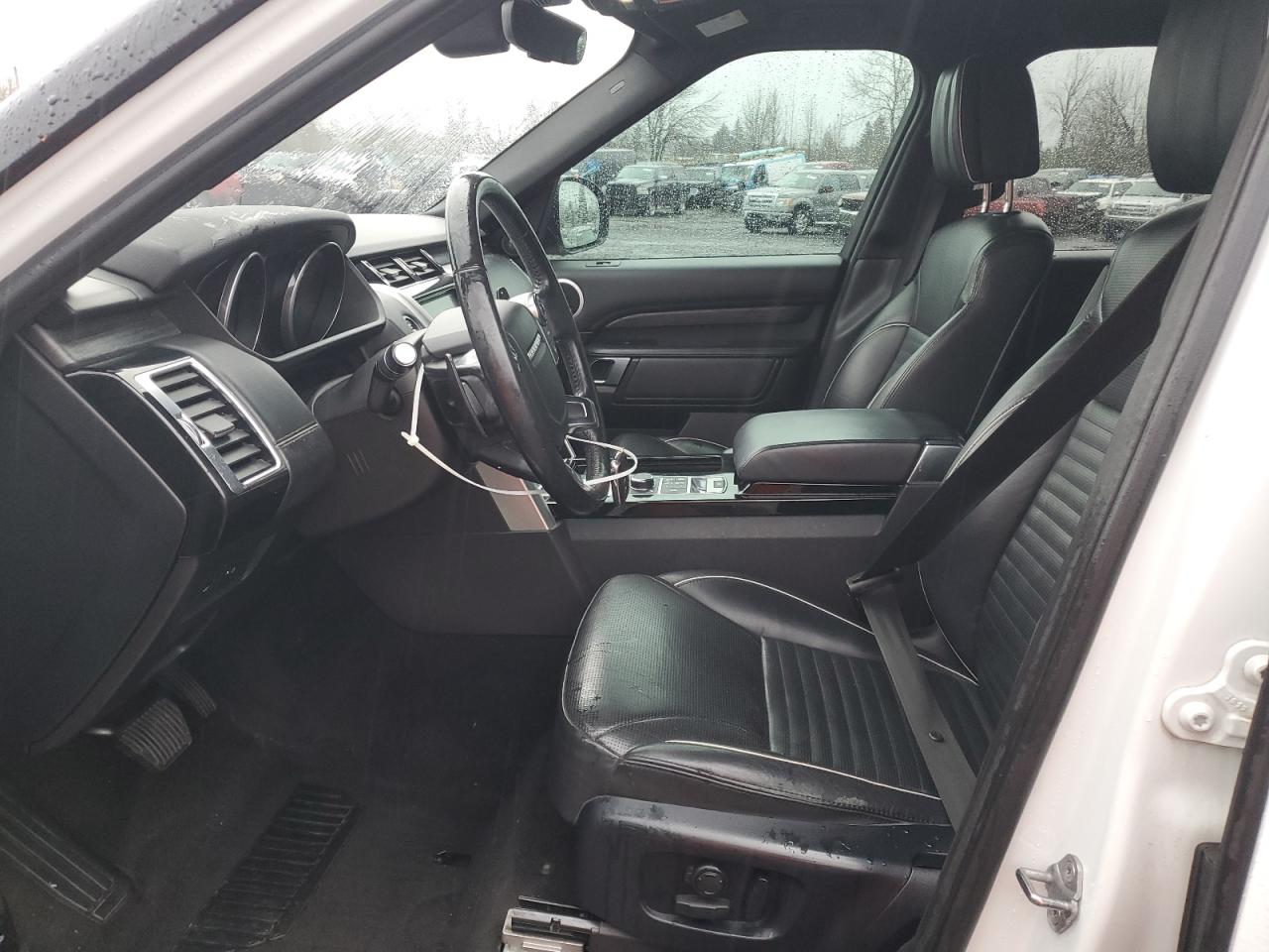 2017 Land Rover Discovery - Image 7