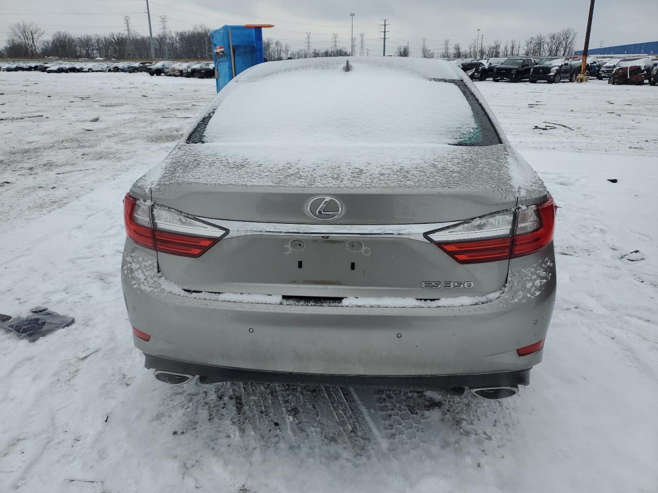 2016 Lexus ES - Image 6