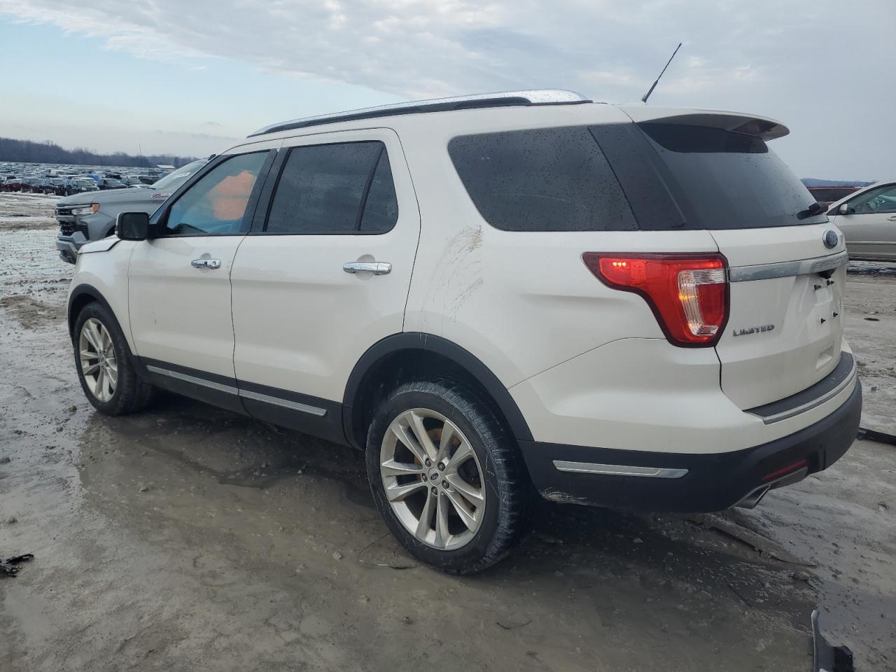 2019 Ford Explorer - Image 2