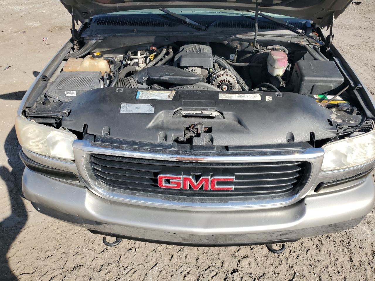 2000 GMC Yukon - Image 13