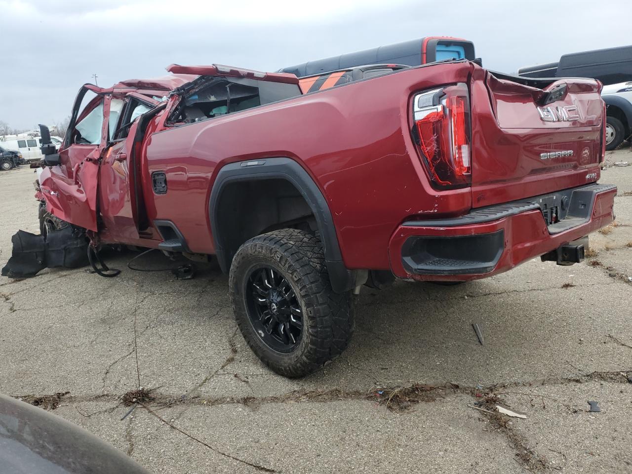 2022 GMC Sierra - Image 2
