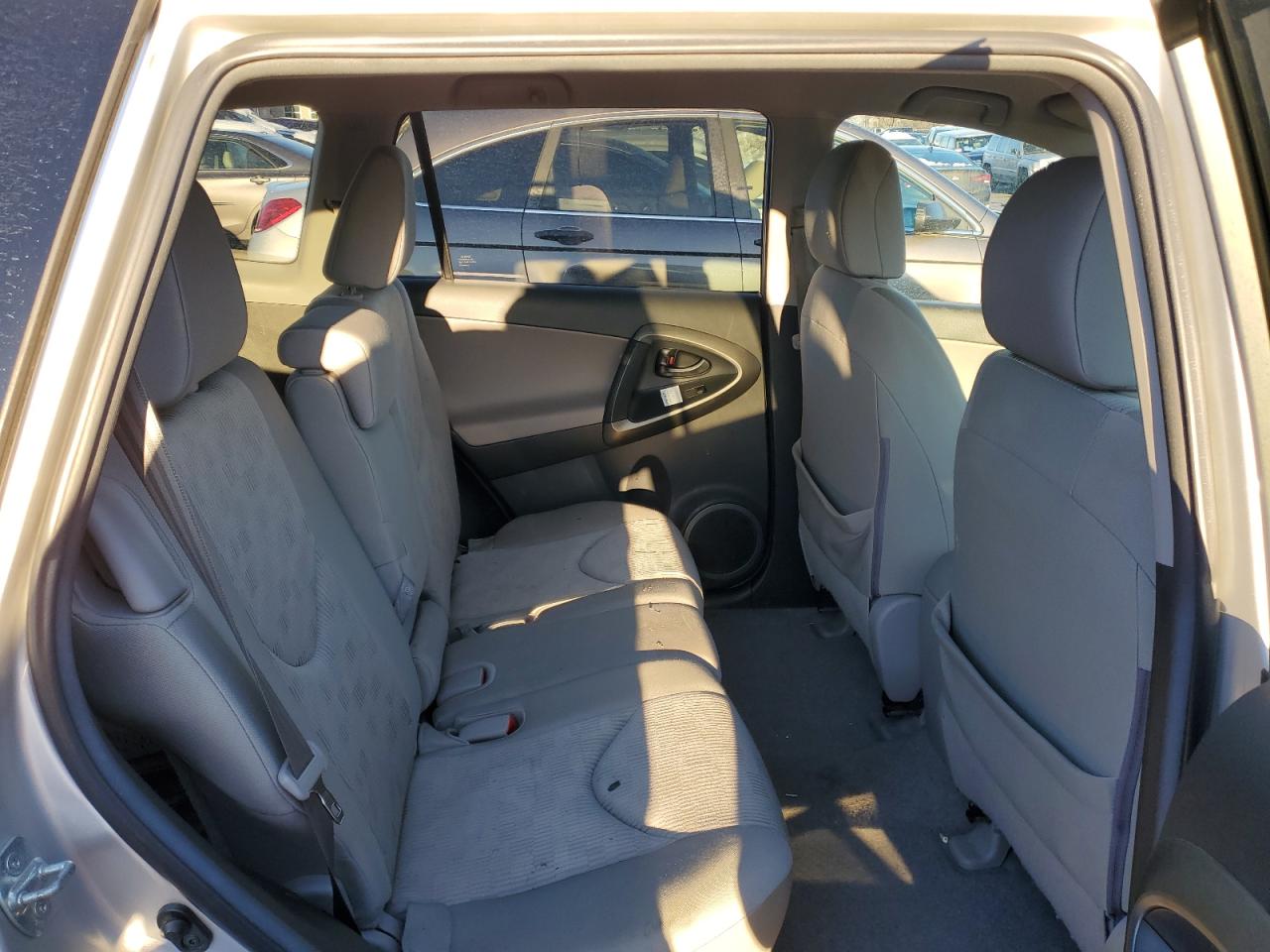 2011 Toyota RAV 4 - Image 11