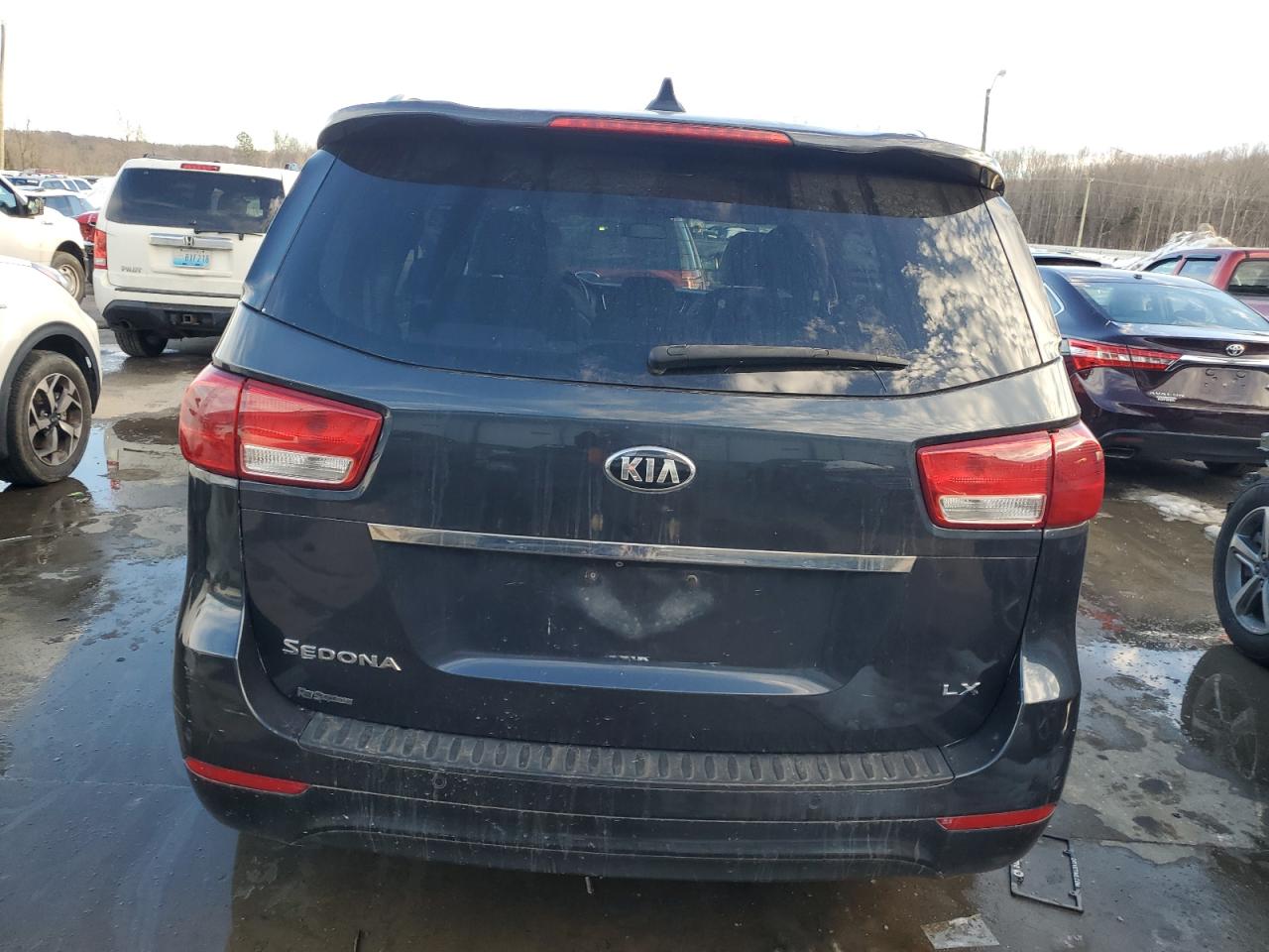 2016 Kia Sedona - Image 6