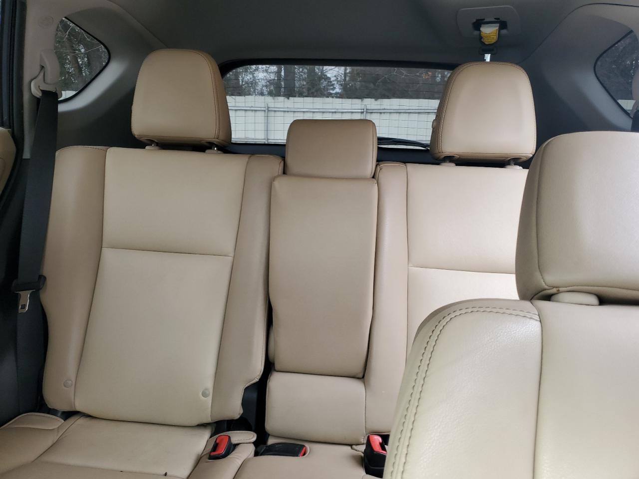 2013 Toyota RAV 4 - Image 10
