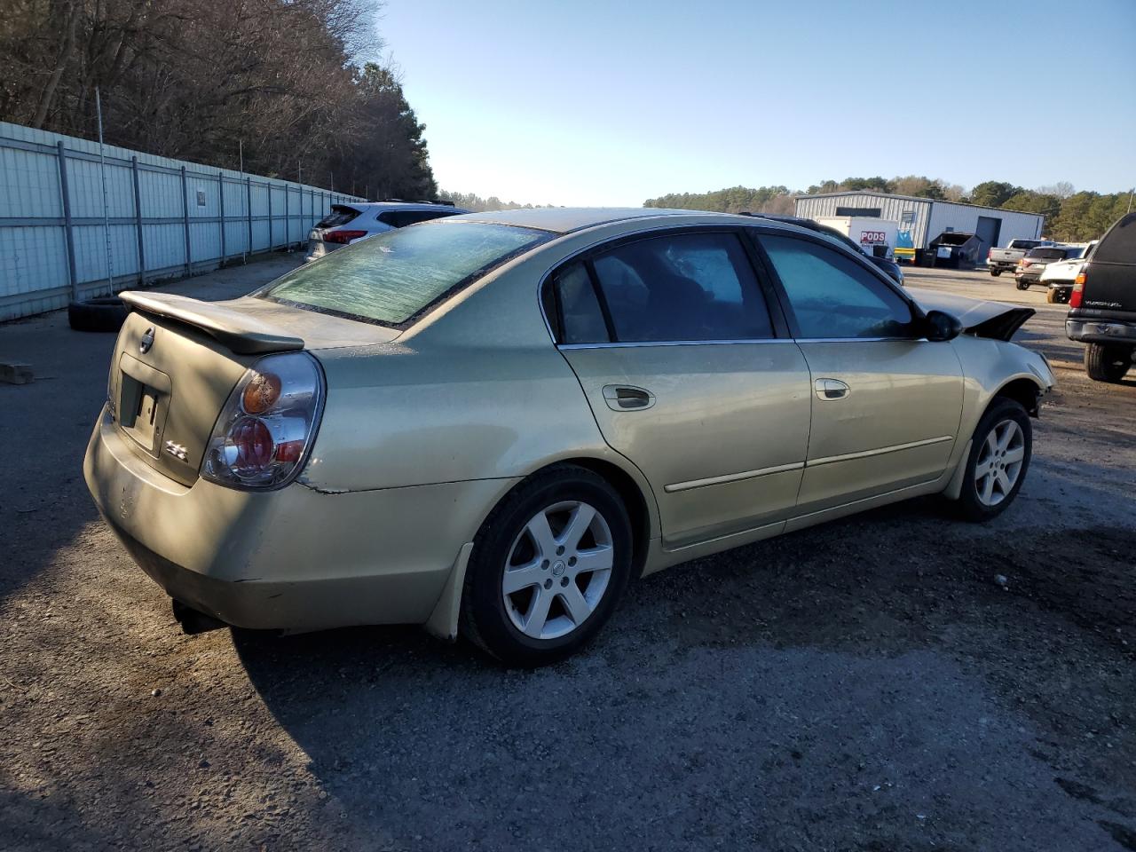 2002 Nissan Altima - Image 3