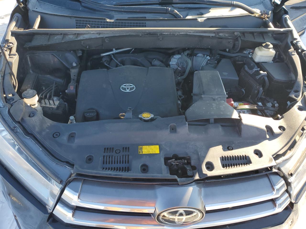 2017 Toyota Highlander - Image 12