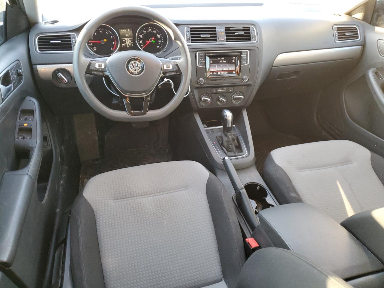 2017 Volkswagen Jetta - Image 8