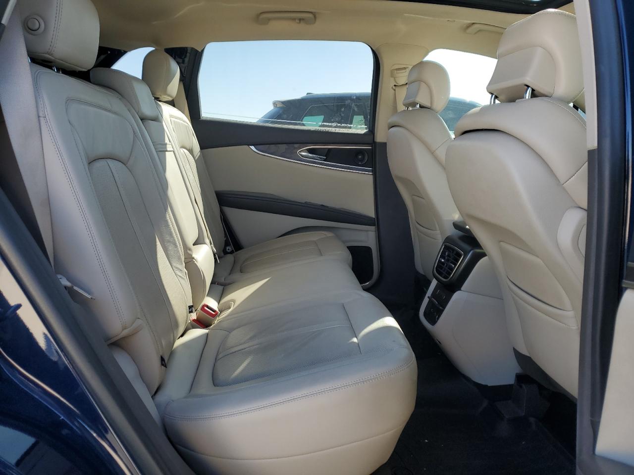 2020 Lincoln Nautilus - Image 11