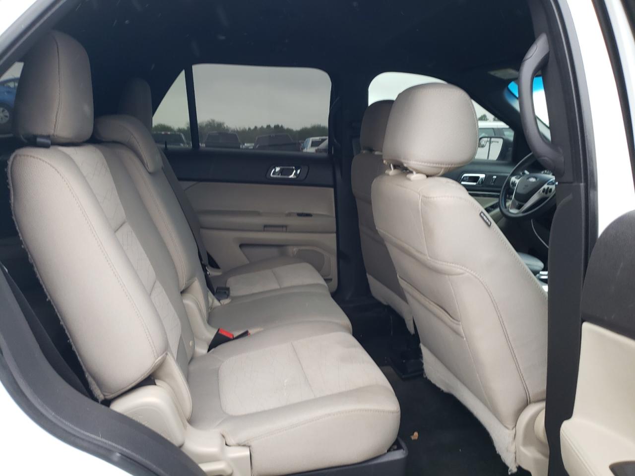 2015 Ford Explorer - Image 10