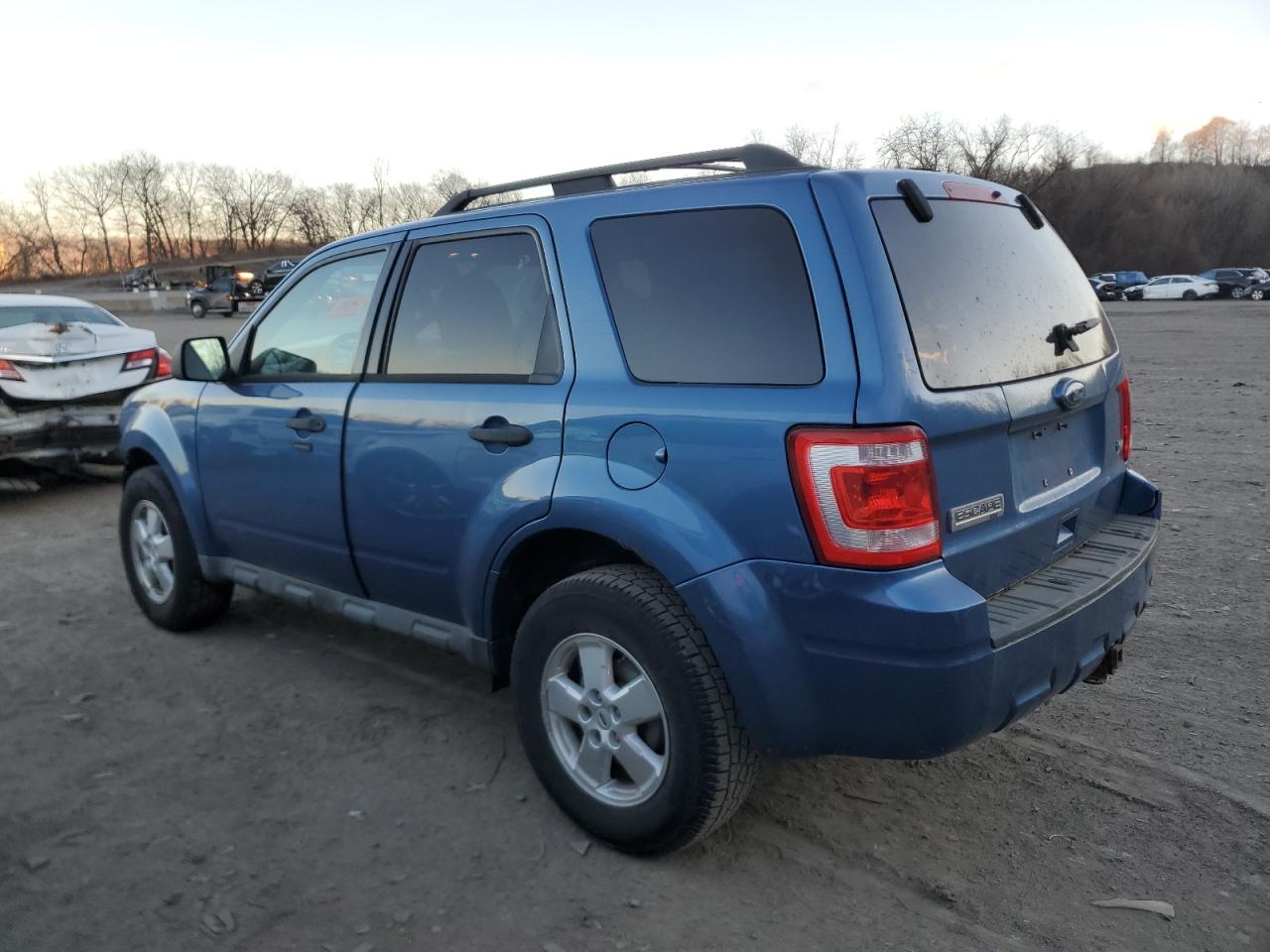 2010 Ford Escape - Image 2