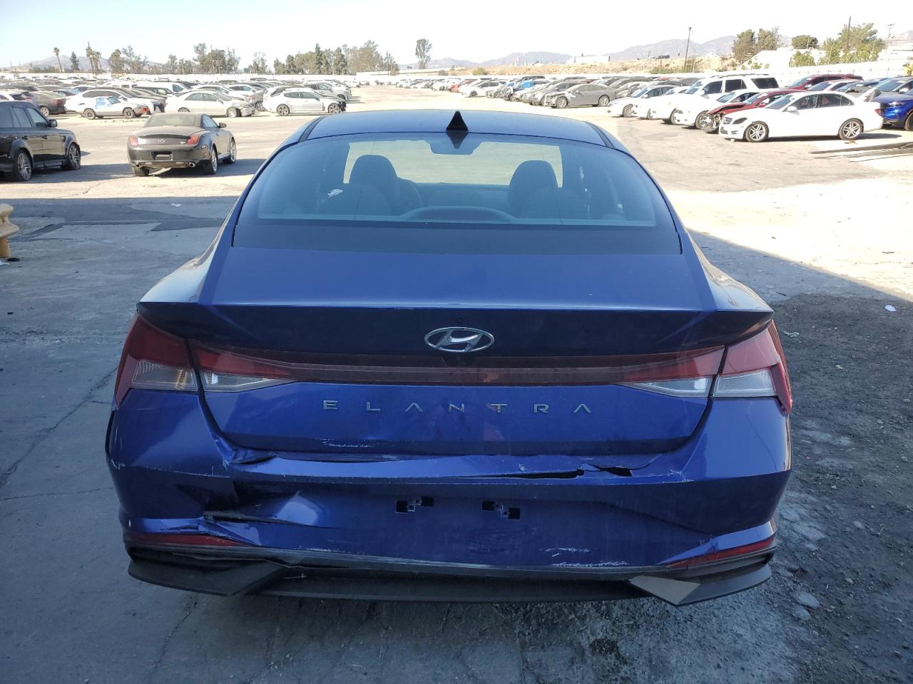 2023 Hyundai Elantra - Image 6