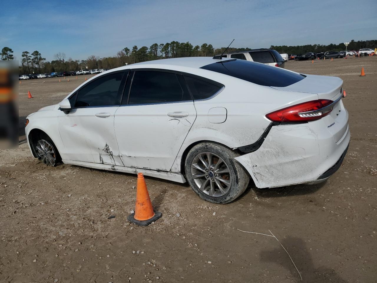 3FA6P0H7XHR397385 2017 FORD FUSION - Image 2