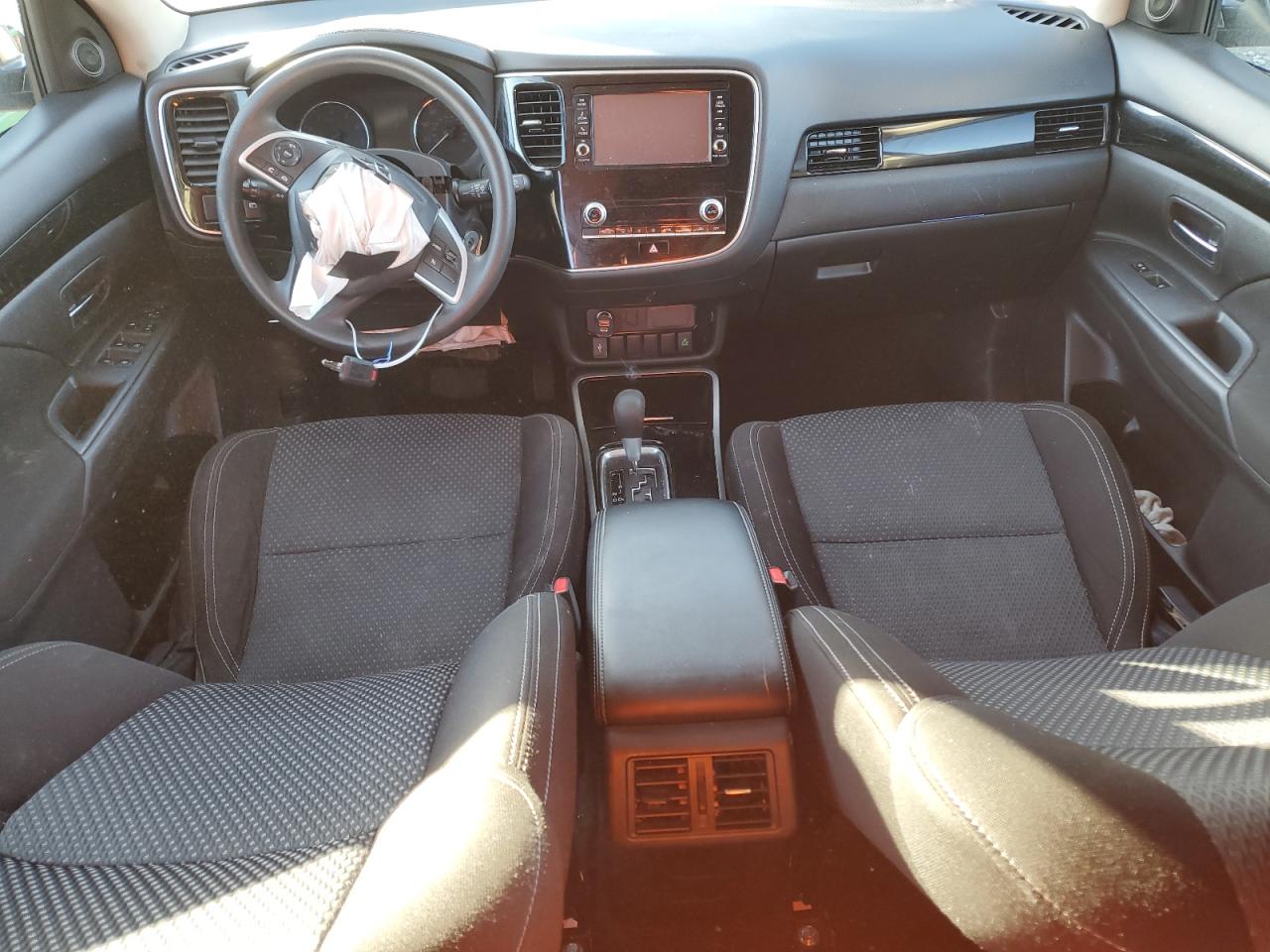2020 Mitsubishi Outlander - Image 8