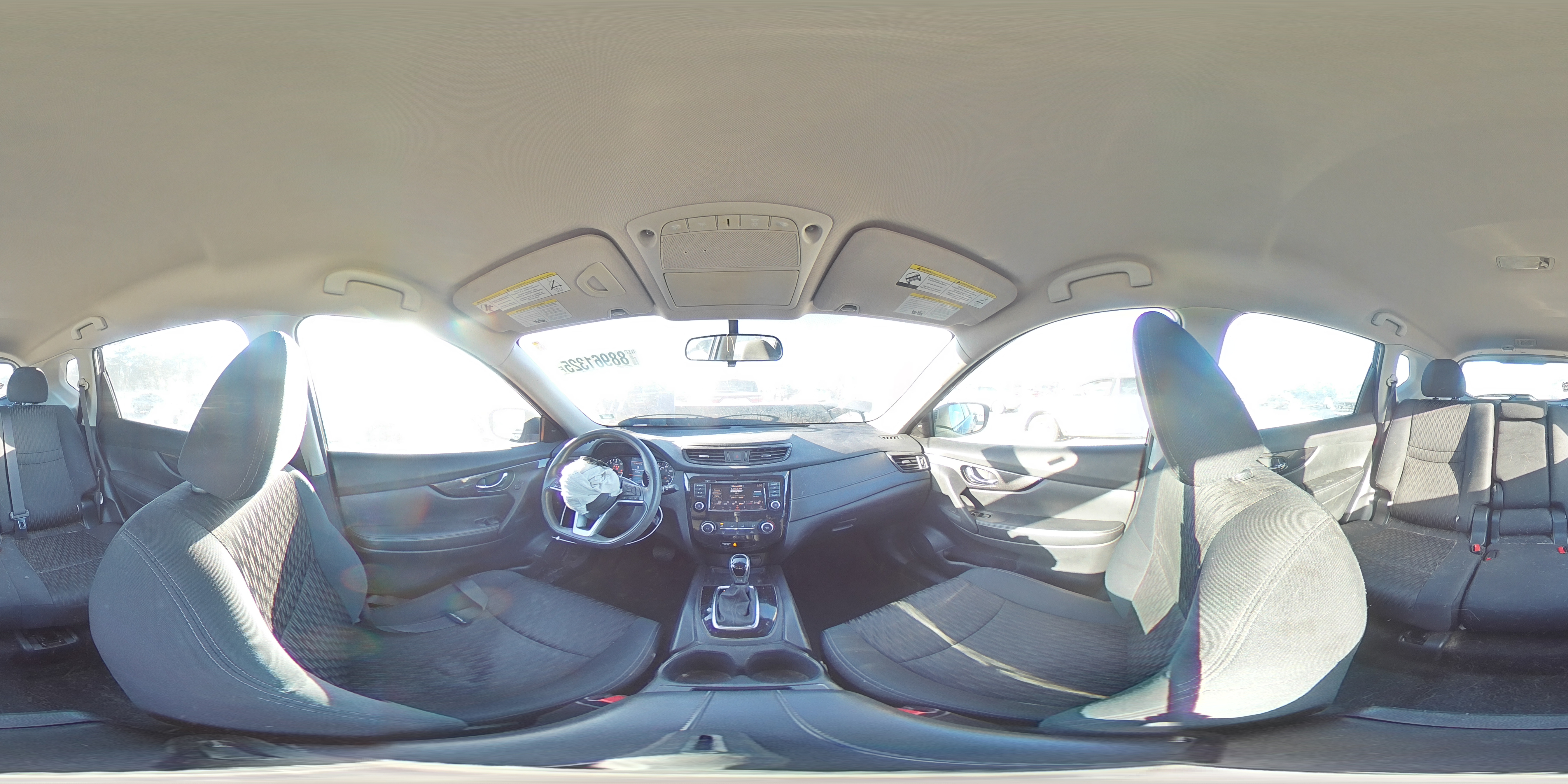 2018 Nissan Rogue - Image 13