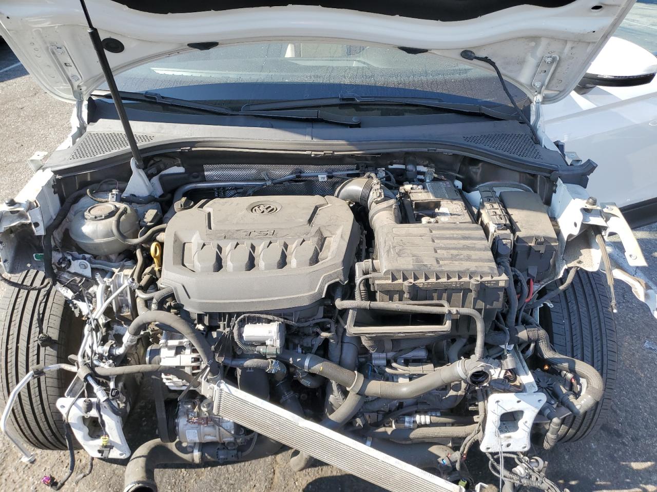 2021 Volkswagen Tiguan - Image 12