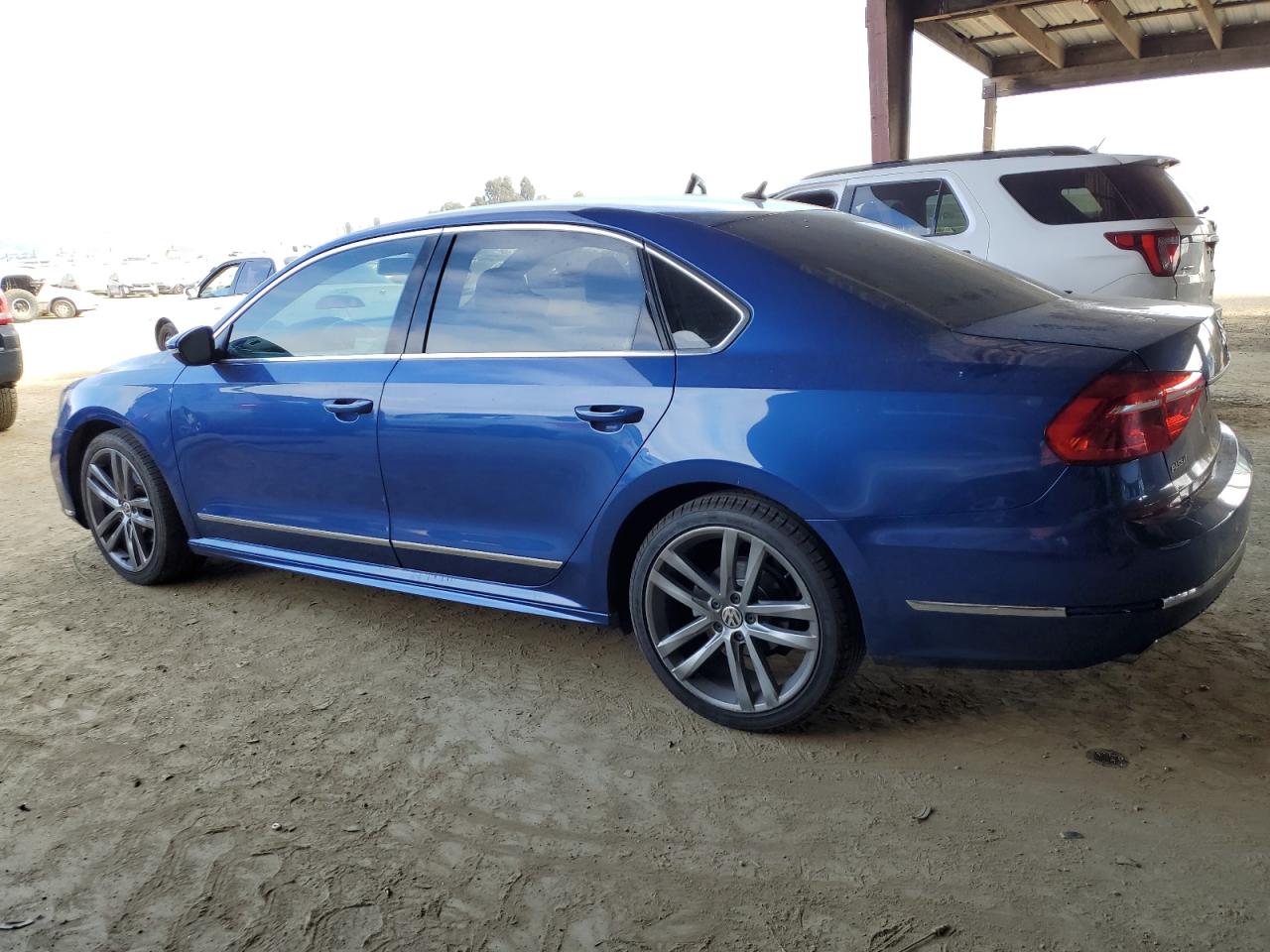 2016 Volkswagen Passat - Image 2