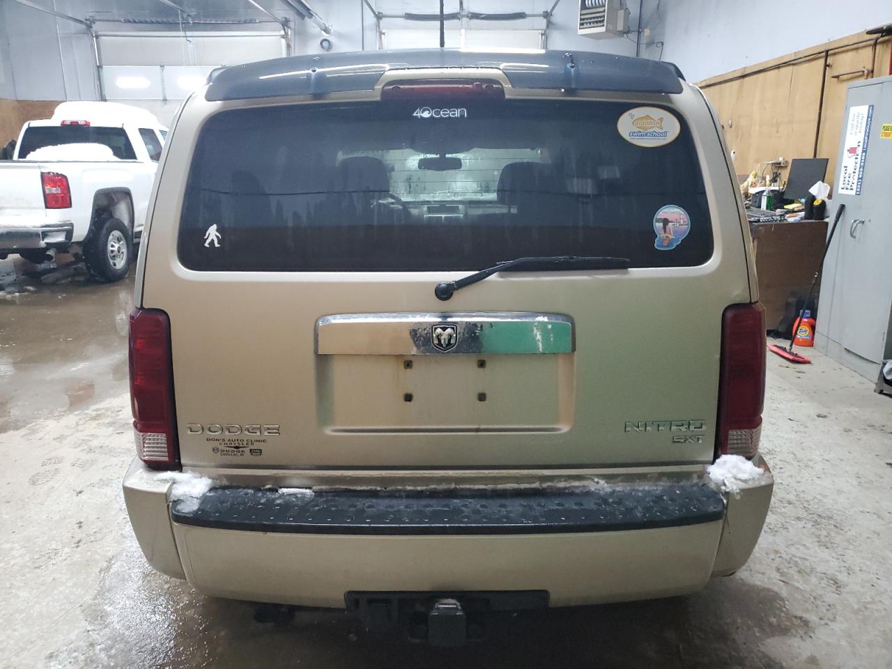 2010 Dodge Nitro - Image 6