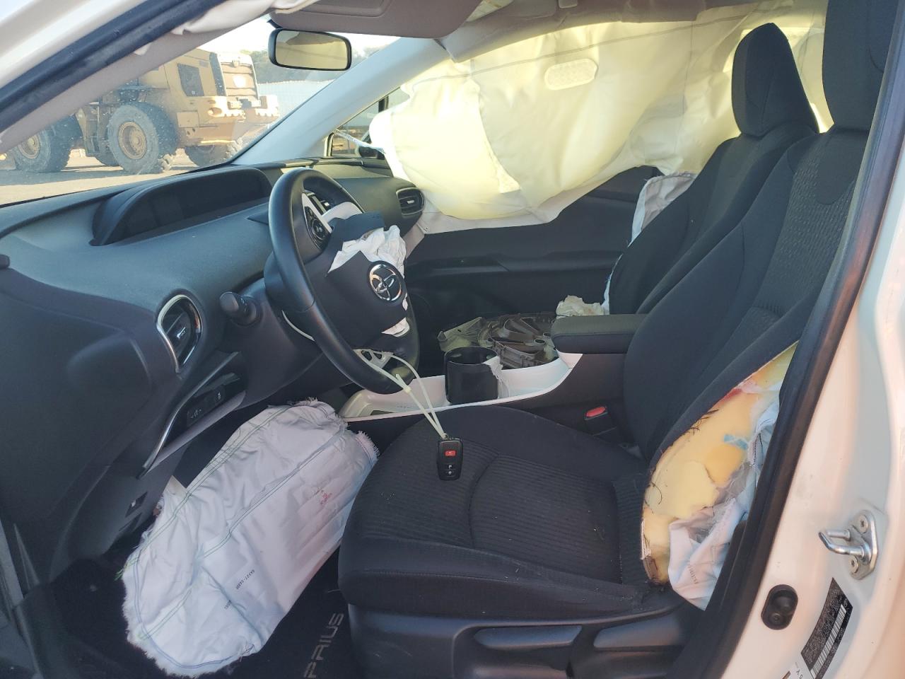 2016 Toyota Prius - Image 7