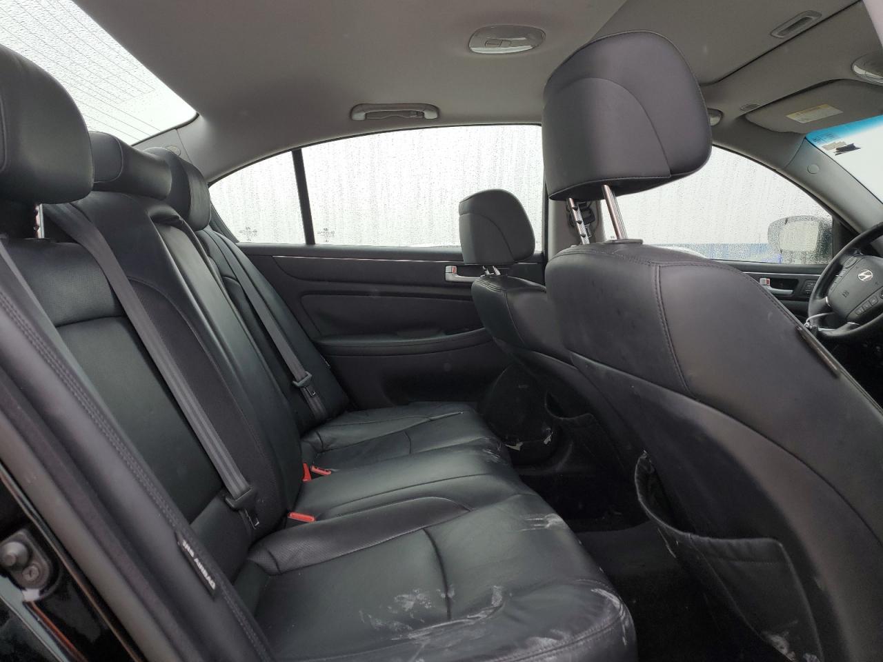2014 Hyundai Genesis - Image 10