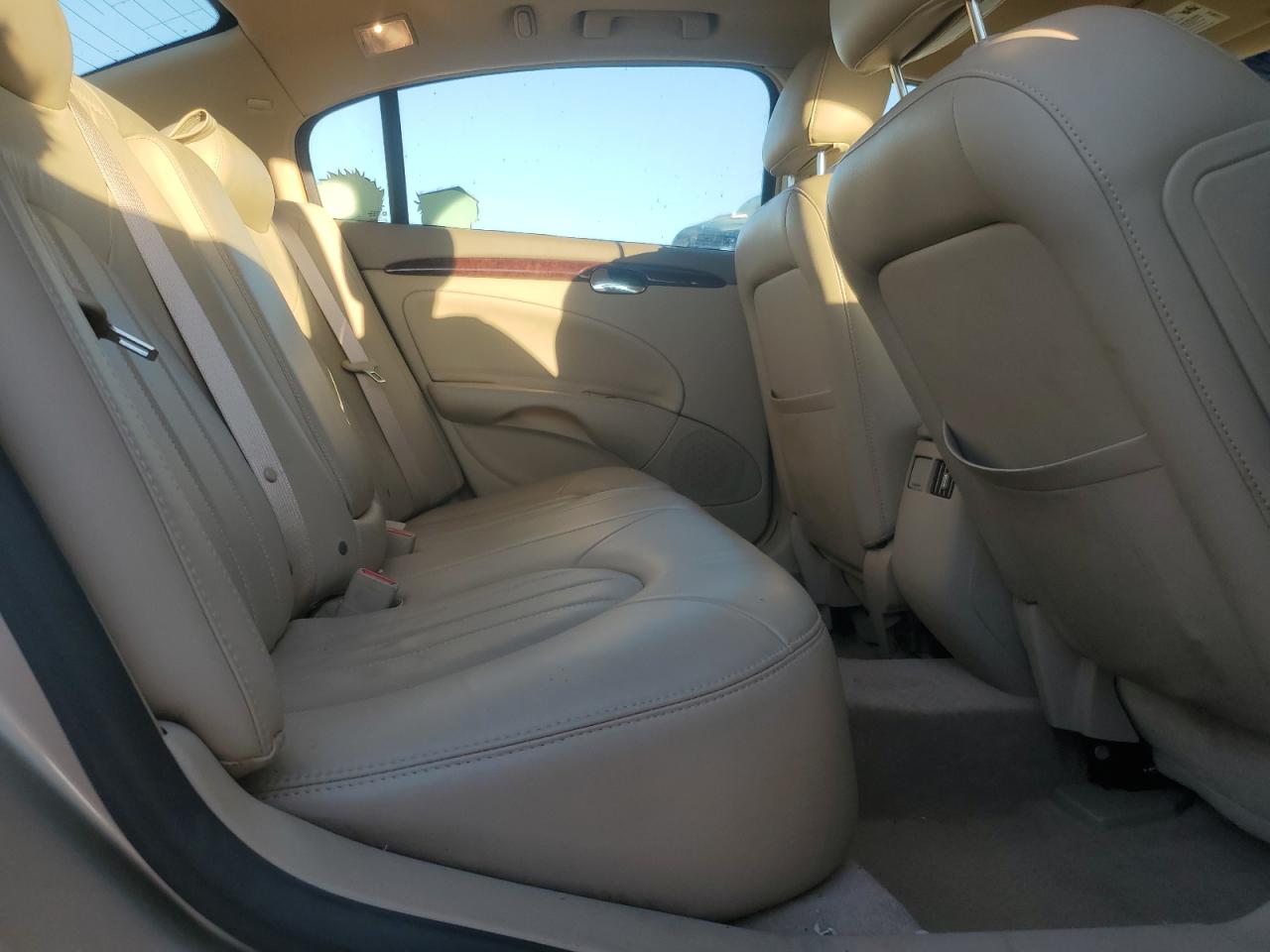2006 Buick Lucerne - Image 10