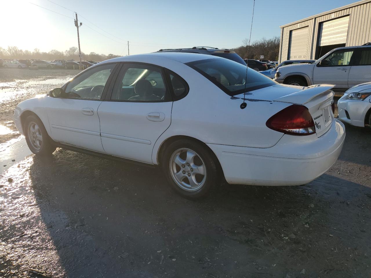 2006 Ford Taurus - Image 2