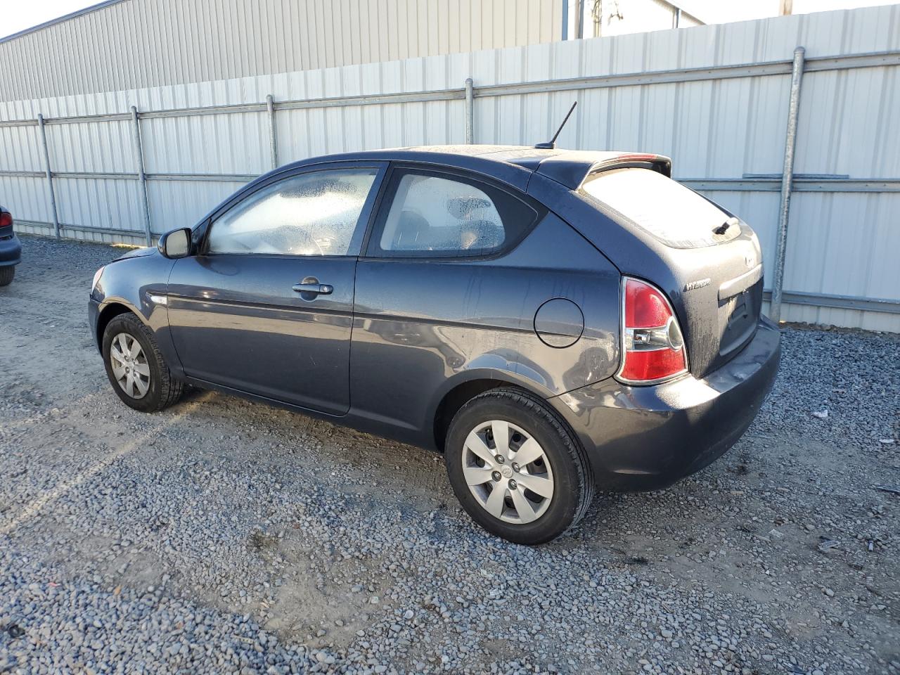 2011 Hyundai Accent - Image 2