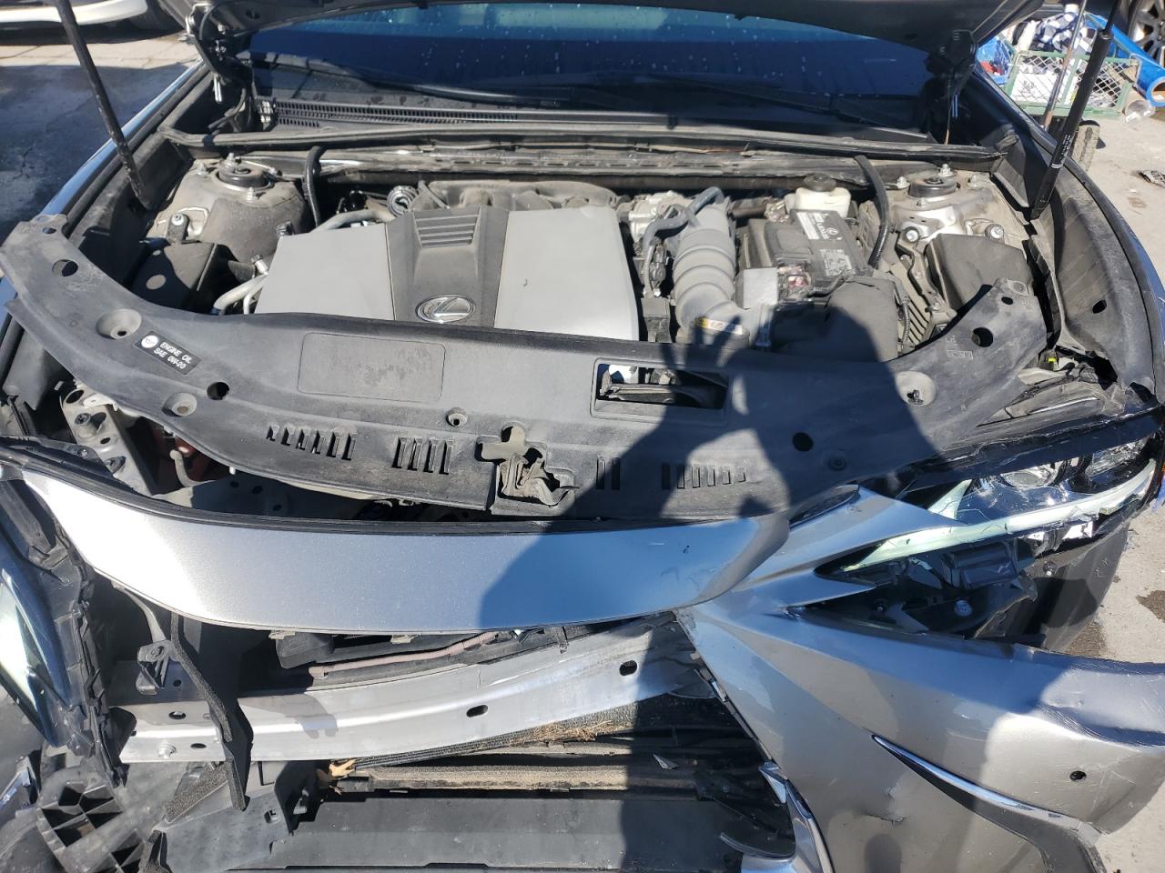2020 Lexus ES - Image 11