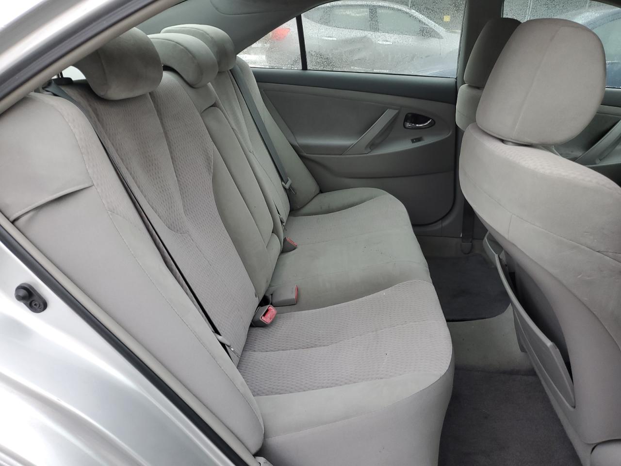 2011 Toyota Camry - Image 10