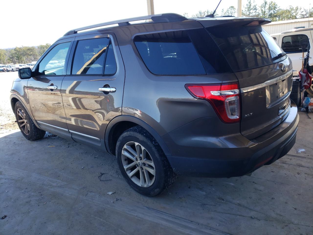 2015 Ford Explorer - Image 2
