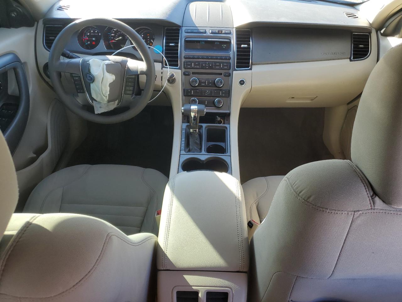 2010 Ford Taurus - Image 8