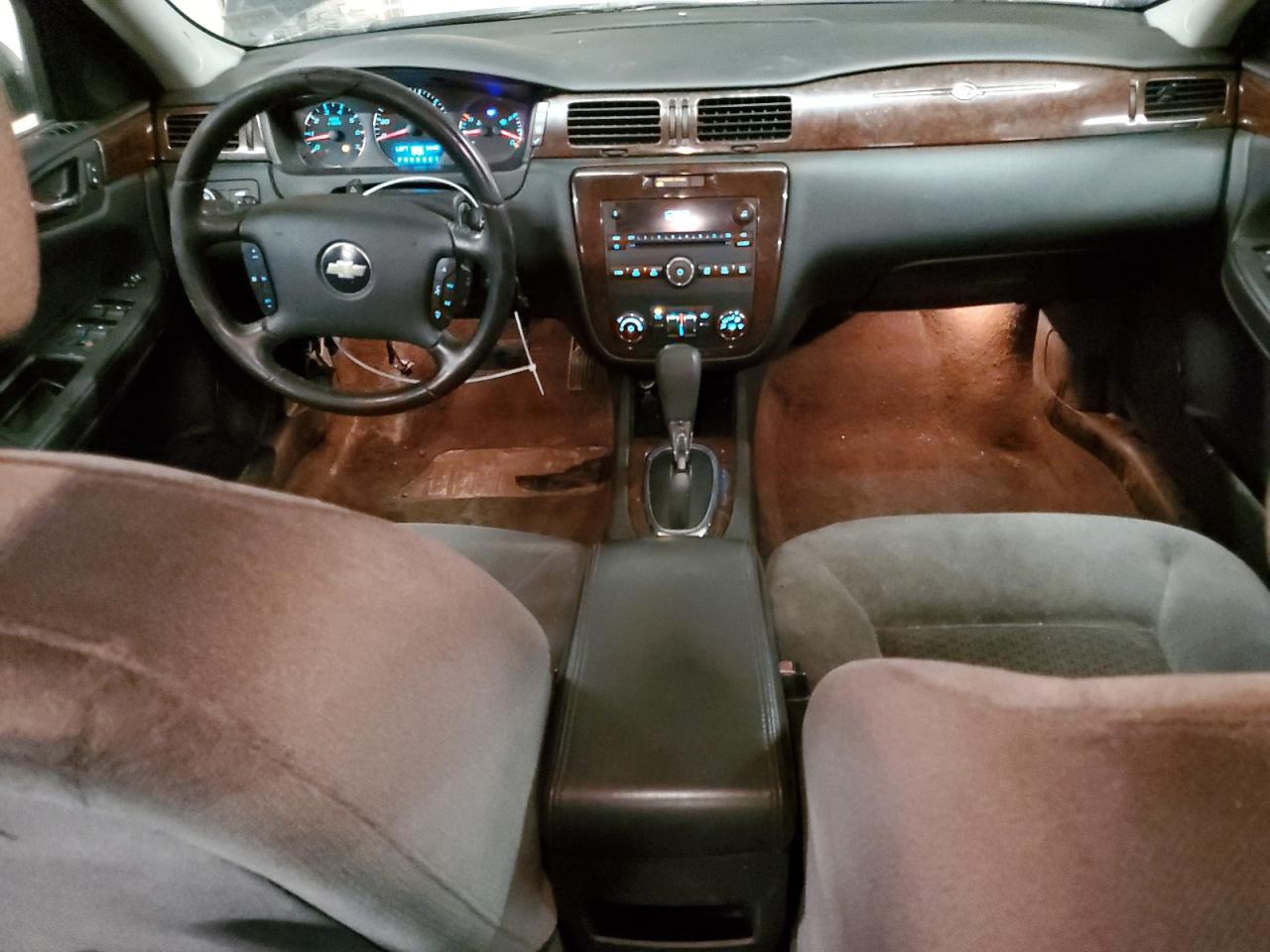 2010 Chevrolet Impala - Image 8