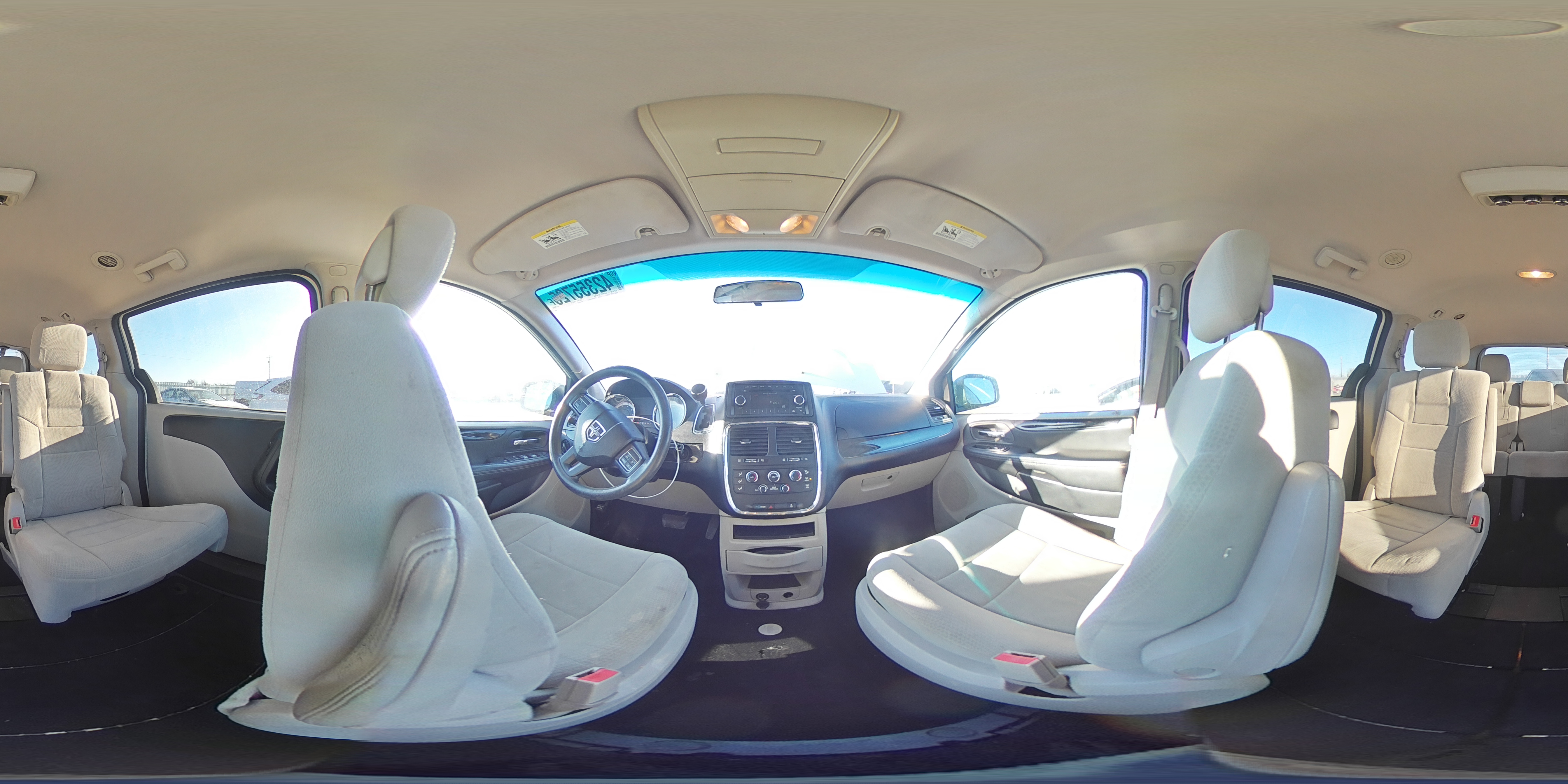2012 Dodge Caravan - Image 13