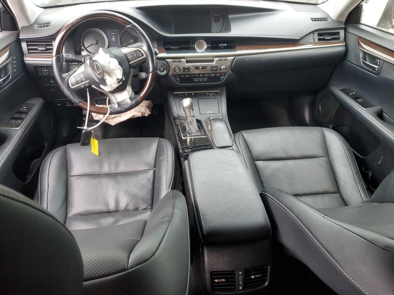 2016 Lexus ES - Image 8