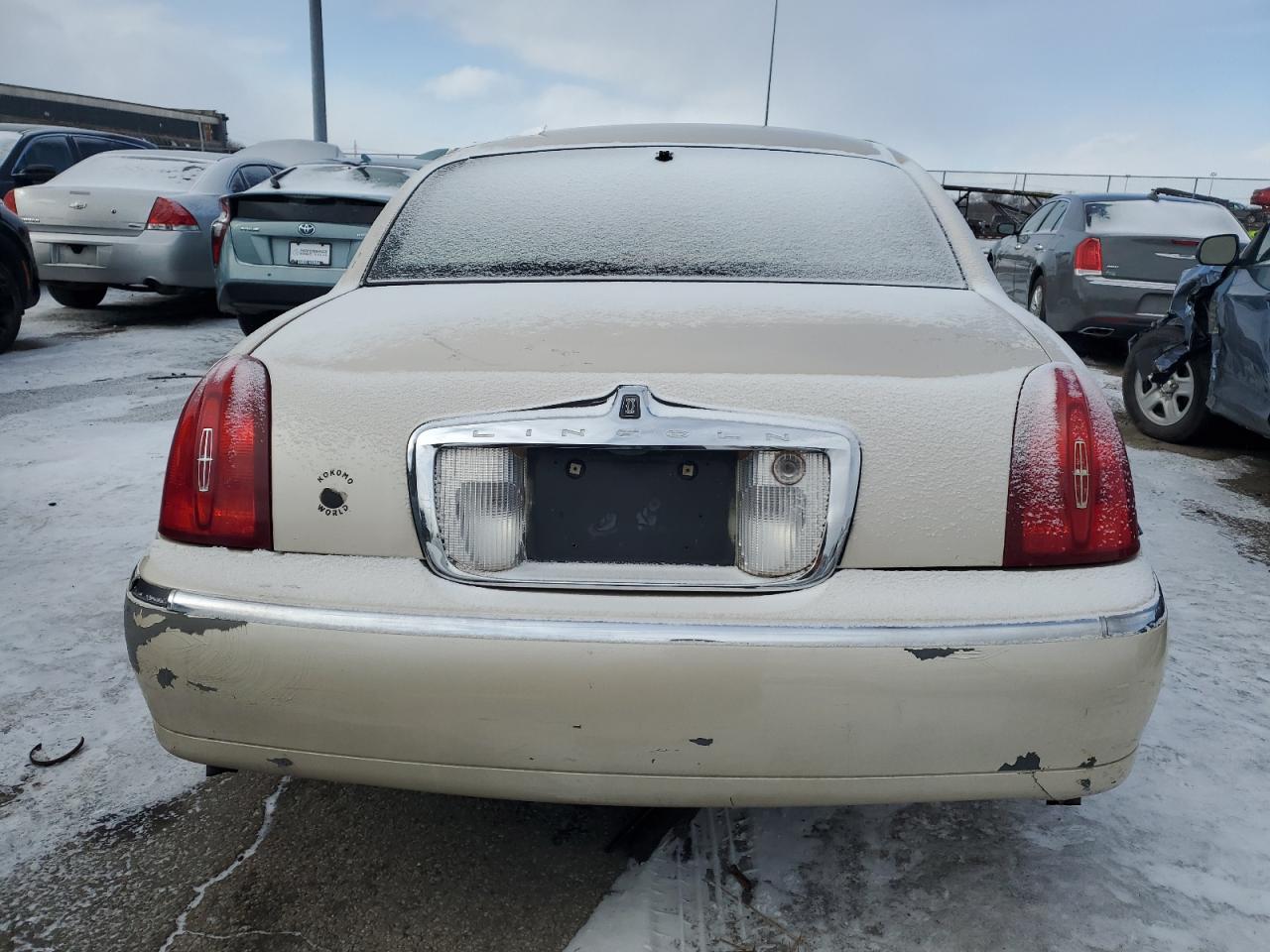 2000 Lincoln Town Car - Image 6