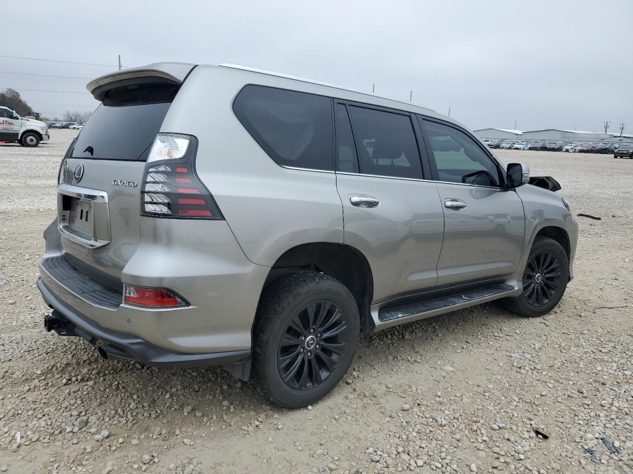 2023 Lexus GX - Image 3