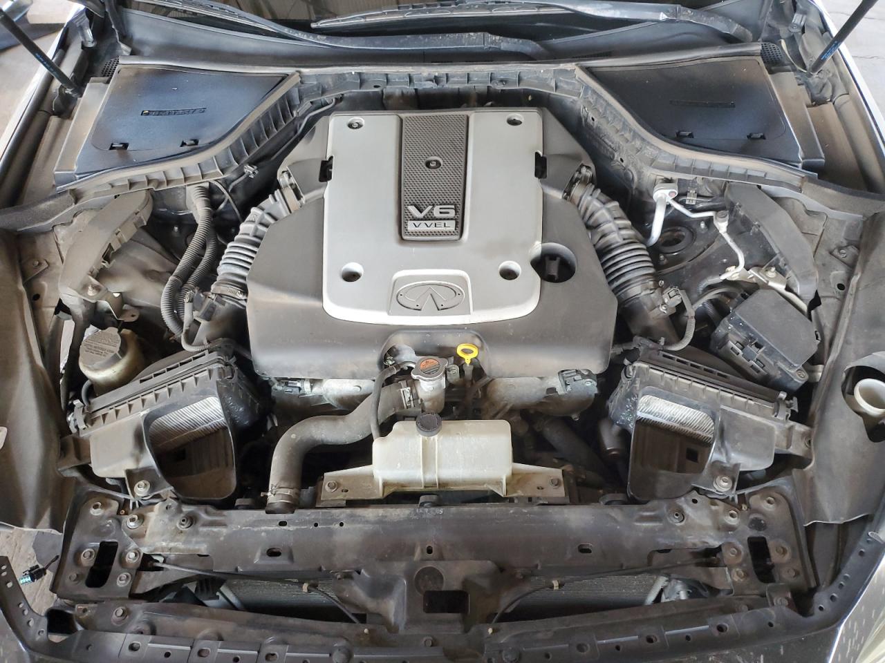 2015 Infiniti Q50 - Image 11