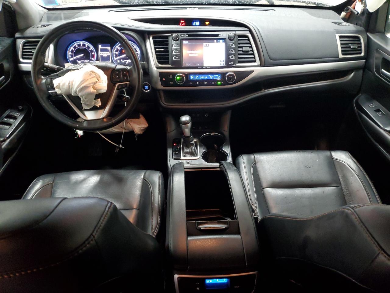 2017 Toyota Highlander - Image 8