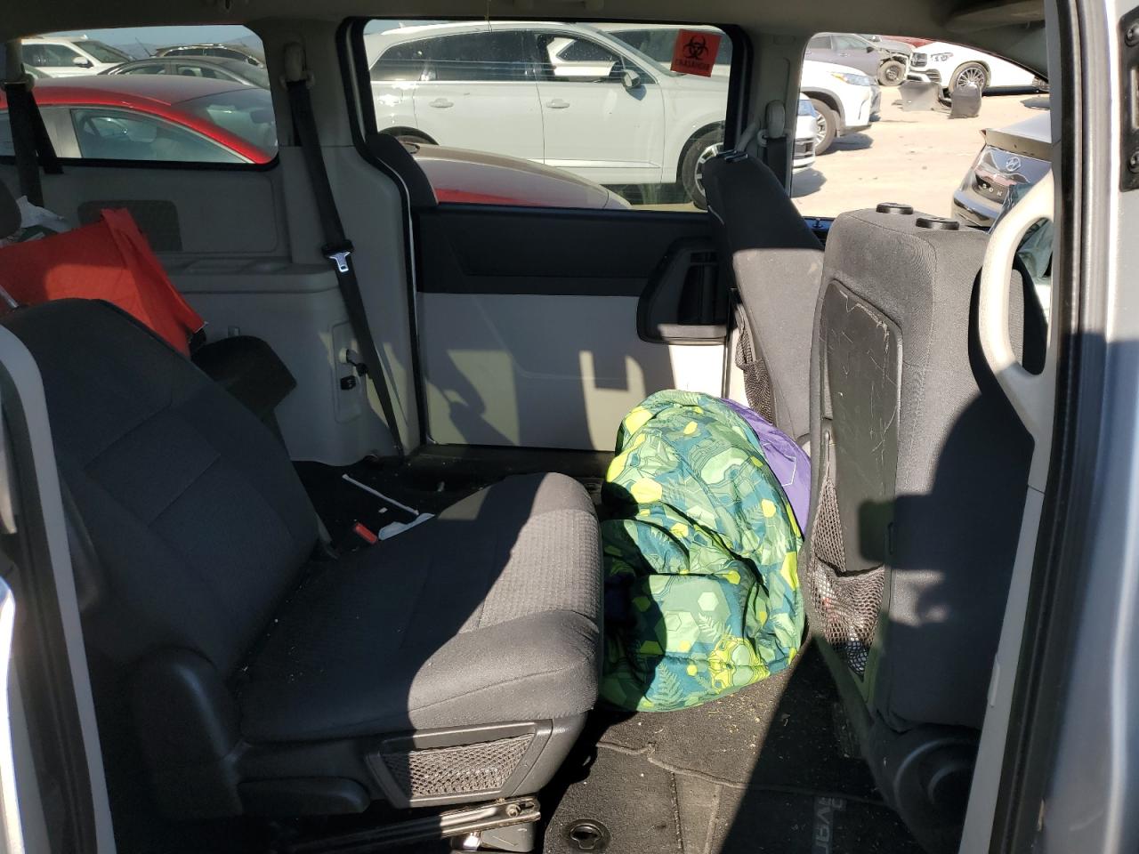 2010 Dodge Caravan - Image 10