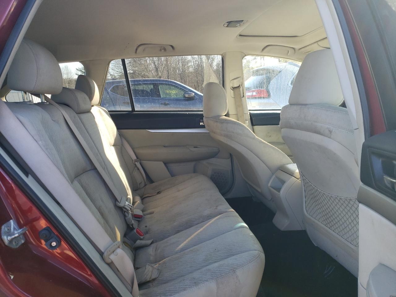 2011 Subaru Outback - Image 11