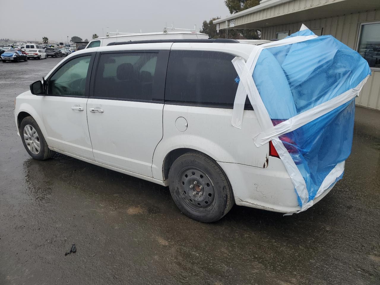 2018 Dodge Caravan - Image 2